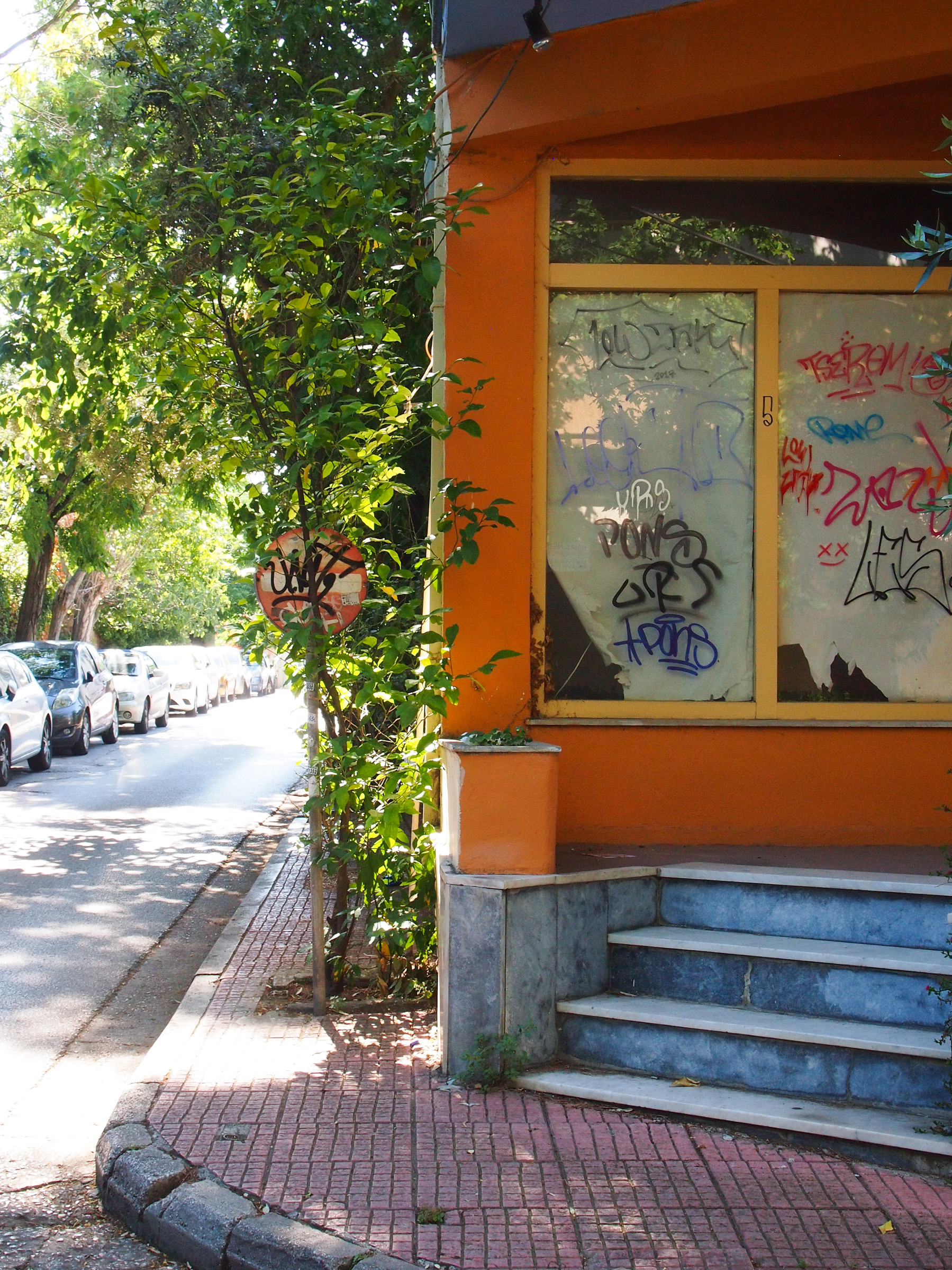 Graffiti-Tags in Kifissia, Athen. Foto: jag, 2017.