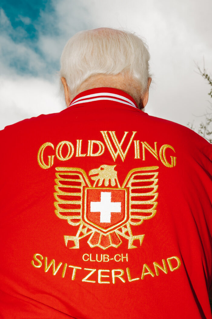 Rückseite eines T-Shirts des Schweizer Goldwing-Clubs. Foto: Boris Müller